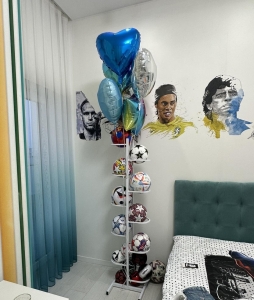 Стійка вертикальна металева для зберігання 10 м'ячів біла  Kompred OL529/1