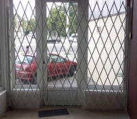 Решетки защитные складные на окна и двери